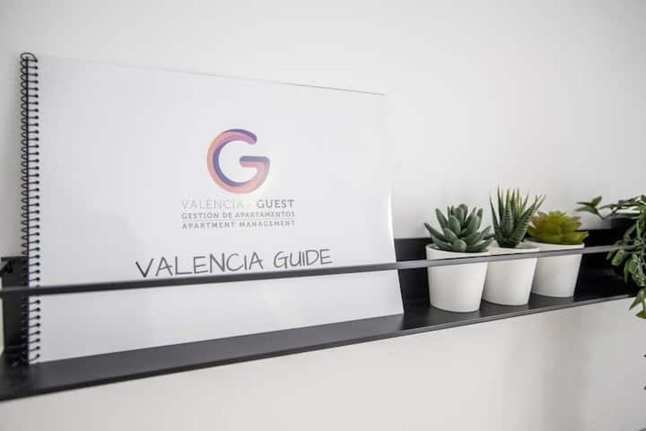 Cool Lofts Center Valencia Hotel Bagian luar foto