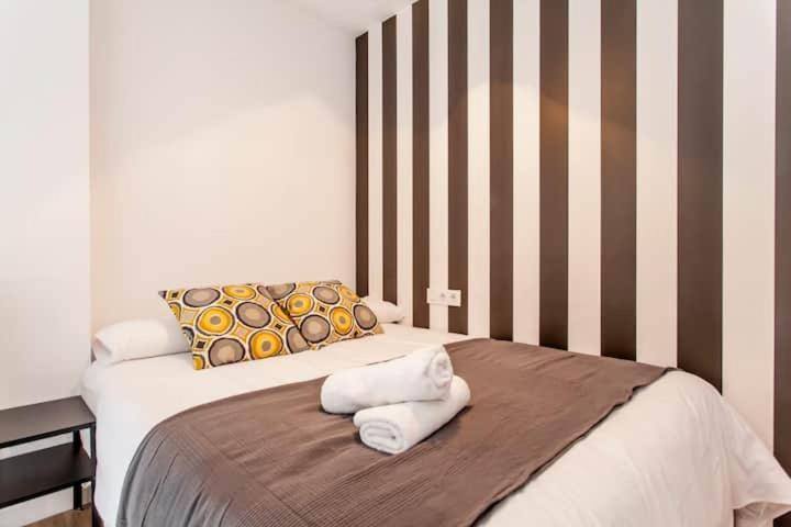 Cool Lofts Center Valencia Hotel Bagian luar foto